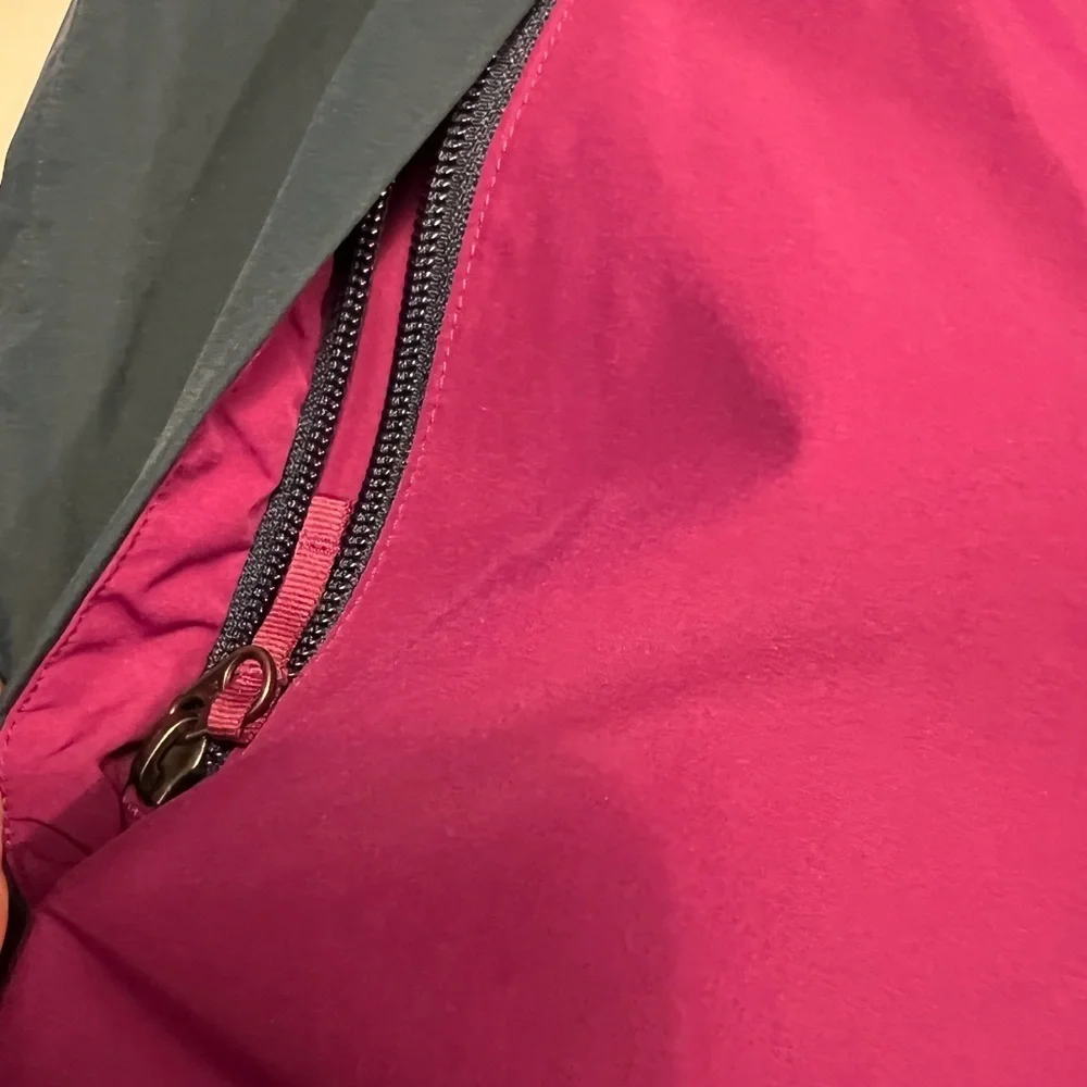 🎉🌟Host Pick💥🎉 North face hooded windbreaker - Girls (JRs) size XL (18)